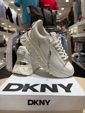 DKNY Men's White Leather Chunky Lug Sole Sneakers